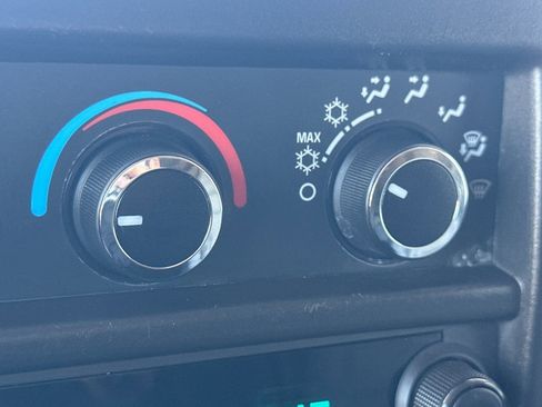 Used 2023 GMC Savana 2500 Extended w/ Driver Convenience Package image 28