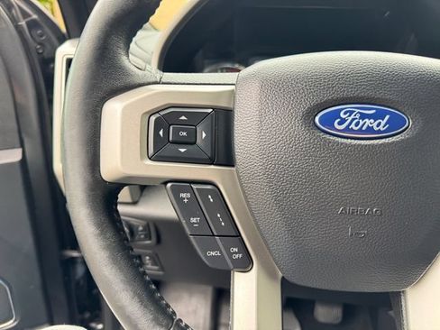 Used 2019 Ford F150 Lariat w/ Equipment Group 502A Luxury AWD/4WD image 22