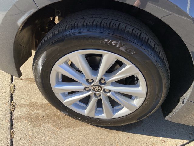 Used 2026 Toyota Corolla LE w/ LE Premium Package FWD image 31