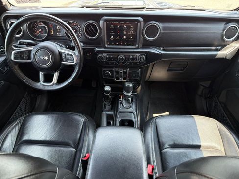 Used 2019 Jeep Wrangler Unlimited Sahara w/ Quick Order Package 24M Moab AWD/4WD image 19