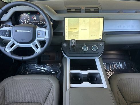 New 2026 Land Rover Defender 110 X-Dynamic SE AWD/4WD image 4