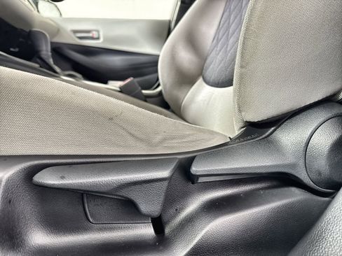 Used 2022 Toyota Corolla LE image 14