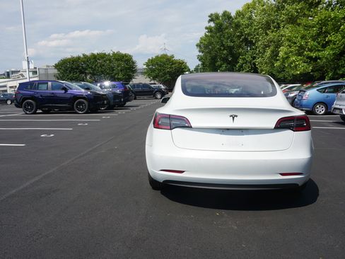 Used 2018 Tesla Model 3 RWD image 4