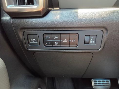 Used 2025 GMC Hummer EV 3X w/ LPO, Sport Package AWD/4WD image 24
