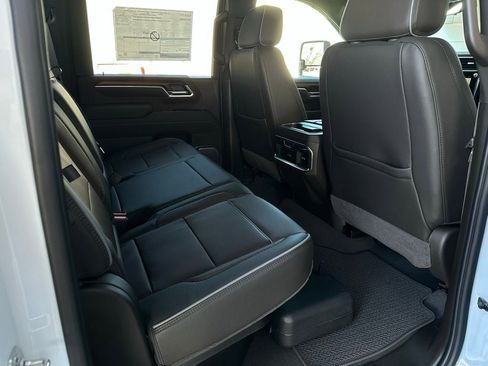 New 2026 GMC Sierra 2500 Denali w/ Denali Reserve Package image 17