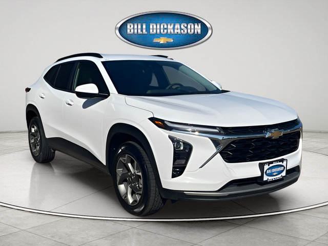 Used 2025 Chevrolet Trax LT FWD image 1