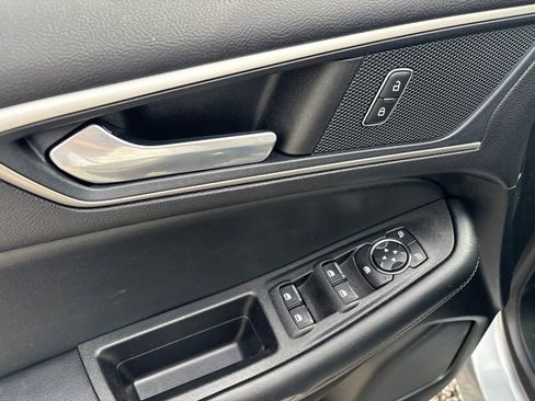 Used 2022 Ford Edge SEL w/ Convenience Package AWD/4WD image 16