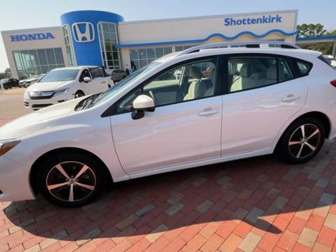 Used 2022 Subaru Impreza 2.0i Premium w/ Popular Package #2 AWD/4WD image 6