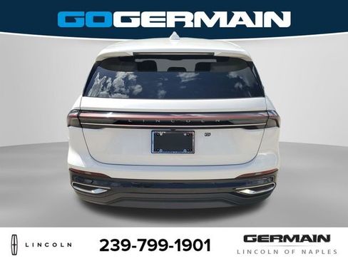 New 2026 Lincoln Nautilus Premier image 9