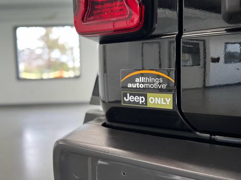 Used 2021 Jeep Wrangler Unlimited Rubicon image 38