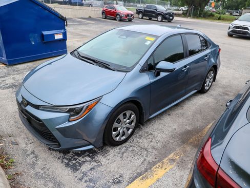 Used 2025 Toyota Corolla LE FWD image 3
