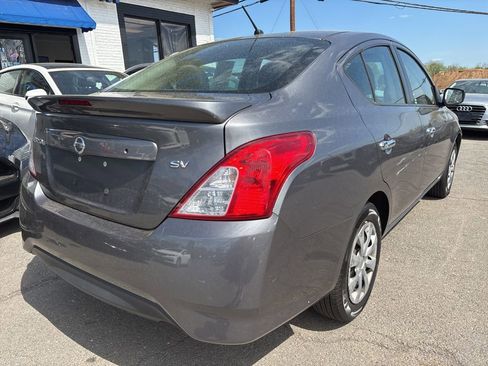 Used 2018 Nissan Versa SV FWD image 4