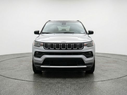 Used 2025 Jeep Compass Limited image 2