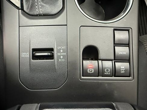 Used 2023 Toyota Highlander L image 18