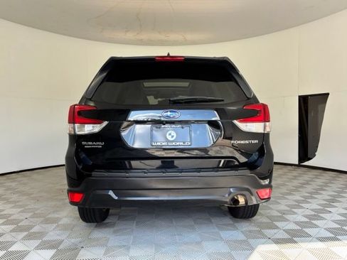 Used 2019 Subaru Forester Premium AWD/4WD image 6