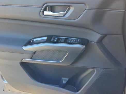 New 2026 Nissan Pathfinder SL FWD image 28