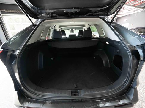 Used 2025 Toyota RAV4 XLE AWD/4WD image 28
