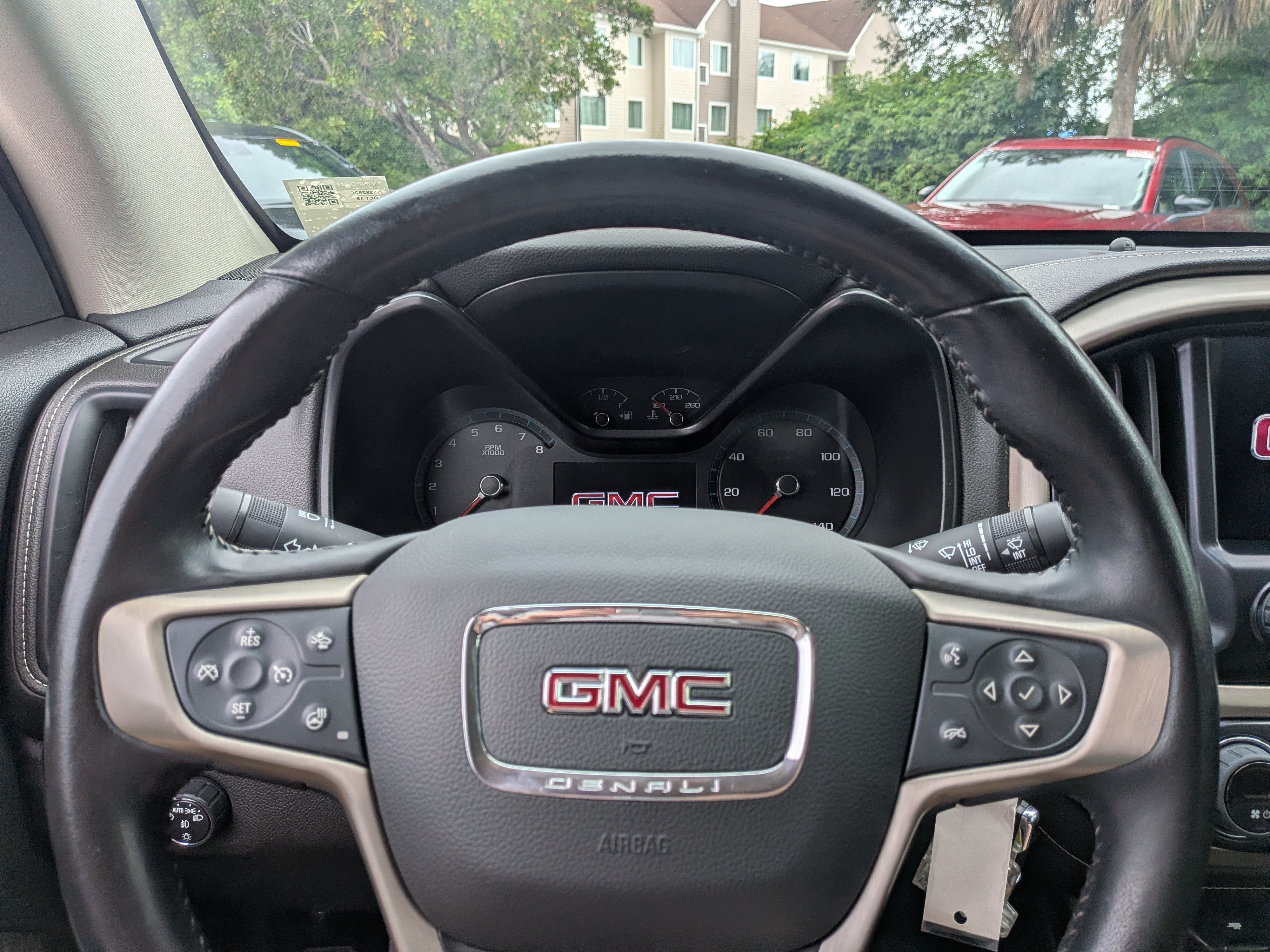 Used 2022 GMC Canyon Denali RWD image 27