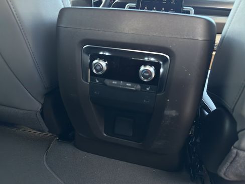 New 2026 GMC Yukon Elevation image 15