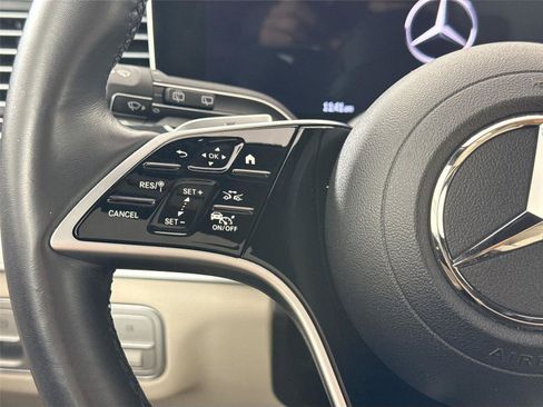 Used 2025 Mercedes-Benz GLE 350 4MATIC image 17
