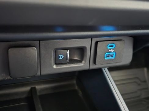 Used 2024 Ford Maverick Lariat w/ Black Appearance Package AWD/4WD image 36