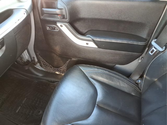 Used 2014 Jeep Wrangler Unlimited Sahara AWD/4WD image 28