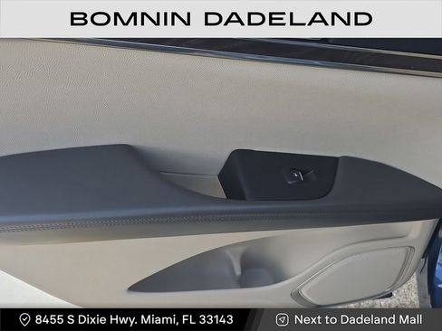 Used 2018 Lincoln MKX Select w/ Select Plus Package image 11