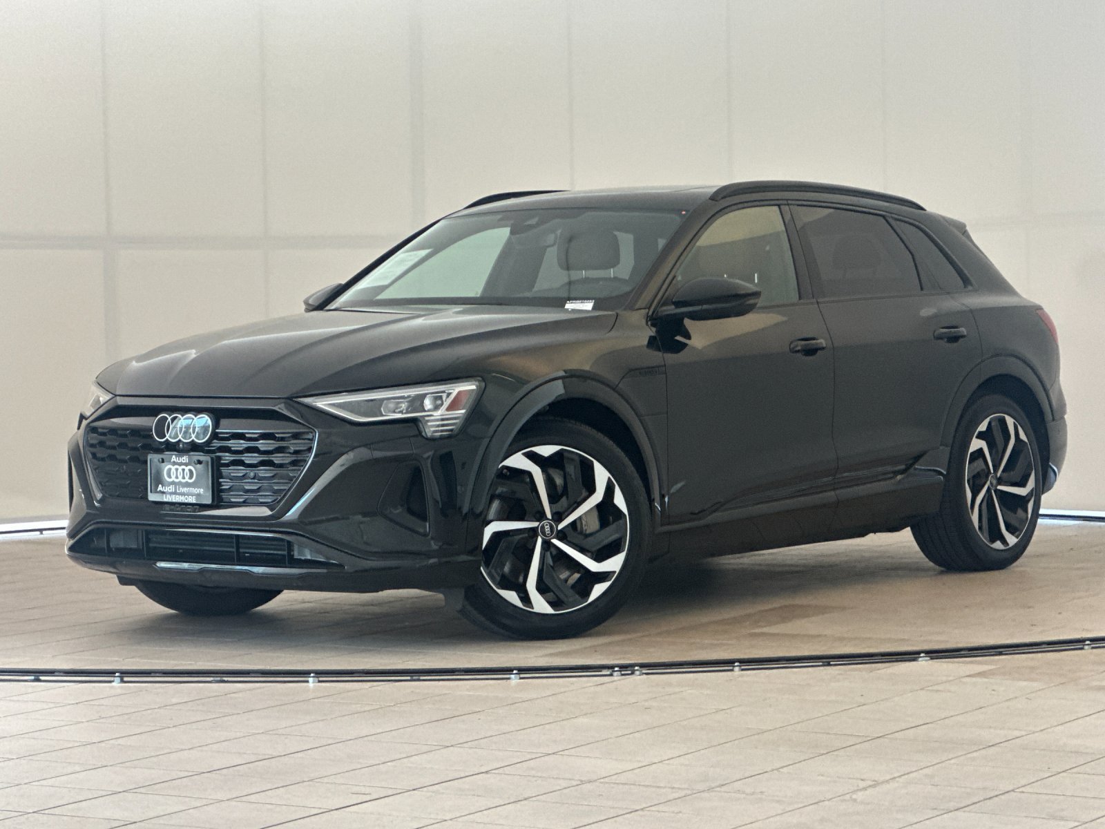 Used 2024 Audi Q8 e-tron Premium Plus w/ Premium Plus Package AWD/4WD image 1