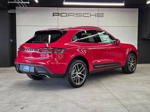 Certified 2026 Porsche Macan AWD/4WD image 6