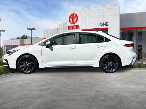 Used 2024 Toyota Corolla SE FWD image 9