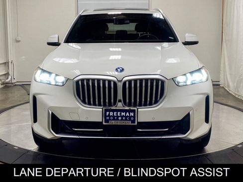 Used 2025 BMW X5 xDrive50e AWD/4WD image 3