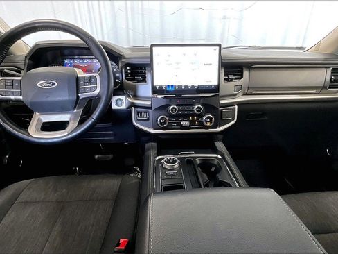 Certified 2023 Ford Expedition XLT image 15