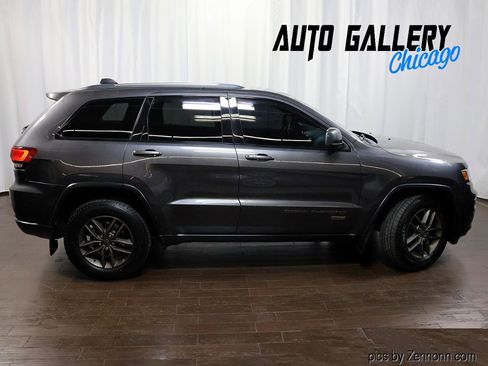 Used 2016 Jeep Grand Cherokee Laredo 75th Anniversary image 6