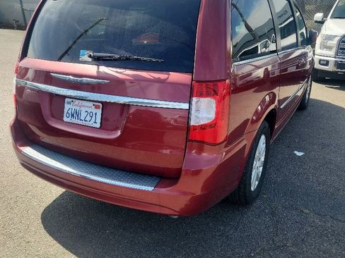 Used 2012 Chrysler Town & Country Touring w/ Entertainment Group #1 image 13