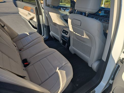 Used 2020 Mercedes-Benz GLE 450 4MATIC image 11