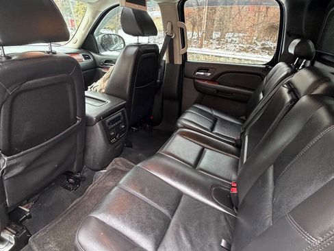 Used 2009 Chevrolet Avalanche LT image 8