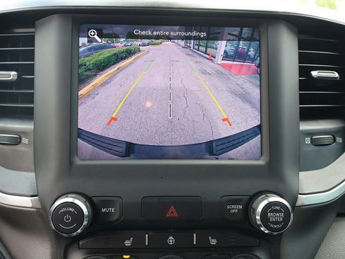 Used 2021 RAM 1500 Big Horn RWD image 43