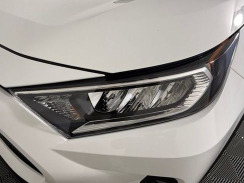 Used 2019 Toyota RAV4 XLE AWD/4WD image 11