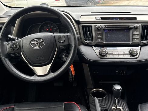 Used 2013 Toyota RAV4 XLE FWD image 4
