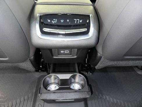 Certified 2025 Cadillac XT6 Sport w/ Technology Package image 30