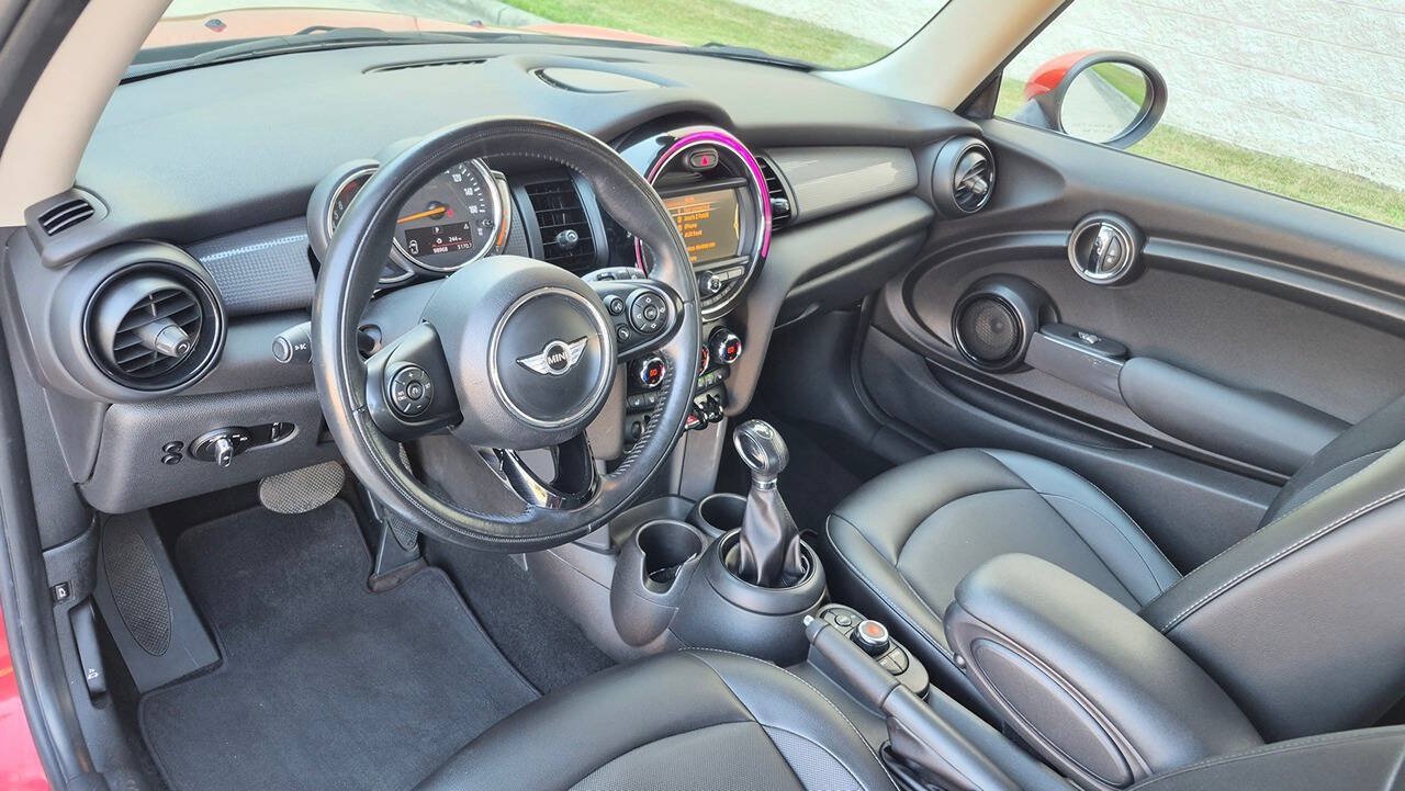 Used 2018 MINI Cooper 2-Door Hardtop FWD image 28