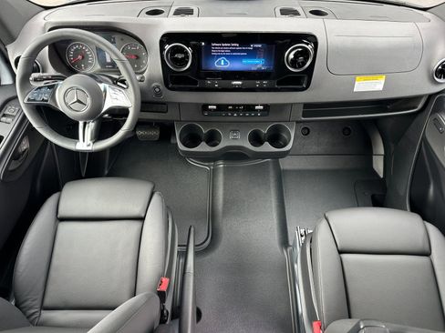 New 2025 Mercedes-Benz Sprinter 2500 image 13