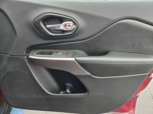 Certified 2021 Jeep Cherokee Latitude FWD image 31