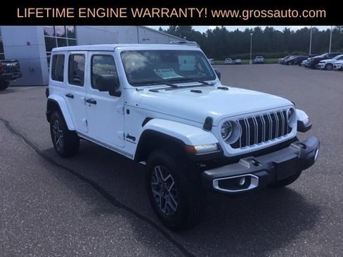 Used 2026 Jeep Wrangler Unlimited Sahara AWD/4WD image 2