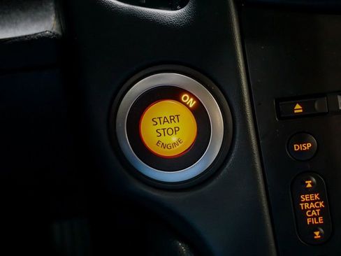 Used 2010 Nissan 370Z Touring image 28