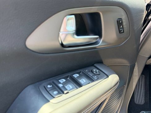 New 2027 Chrysler Pacifica Select w/ Family Tech Group FWD image 19