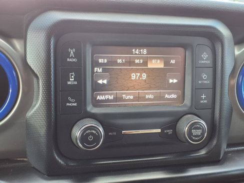 Used 2021 Jeep Wrangler Sport AWD/4WD image 7