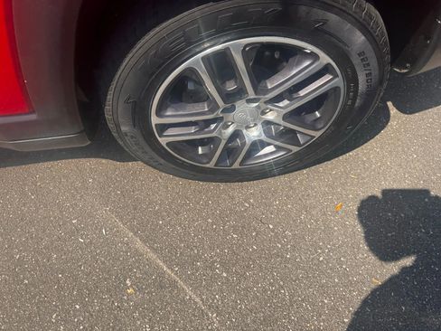 Used 2019 Jeep Compass Latitude FWD image 12