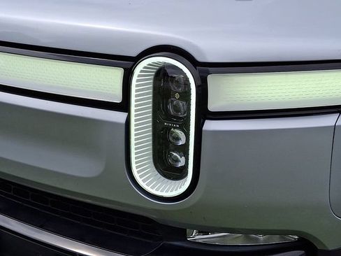 Used 2023 Rivian R1T Adventure Quad AWD/4WD image 9