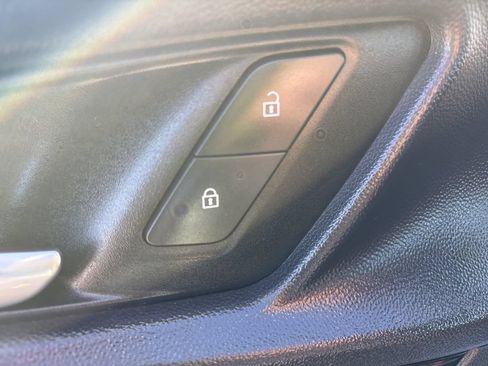 Used 2025 Chevrolet Equinox LT AWD/4WD image 20